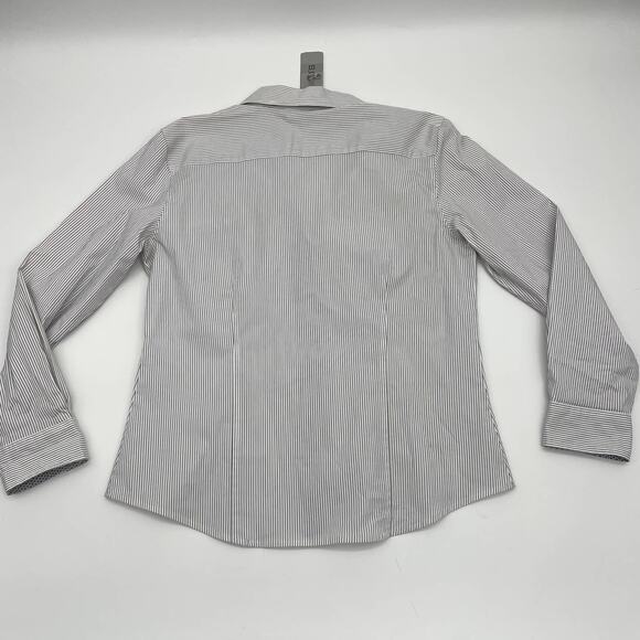 New CHICO's Shirt Stripe Surprise Long Sleeve Button Up Shirt Womens Size 2 / L - Picture 2 of 6